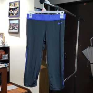 Nike pro workout leggings